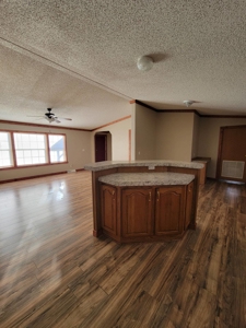 Nice 3 bedroom, 2 bath manufactured home in Laharpe, Ks - image 6