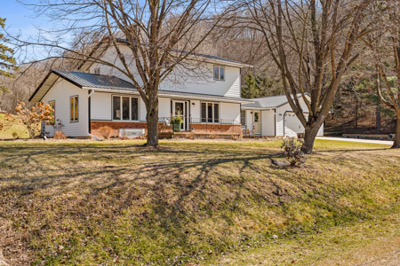 Country Home in SW Wisconsin Driftless Region For Sale - image 3