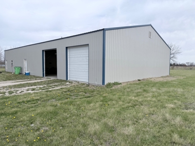 Barndominium in Bronson, Ks on 7 acres - image 6