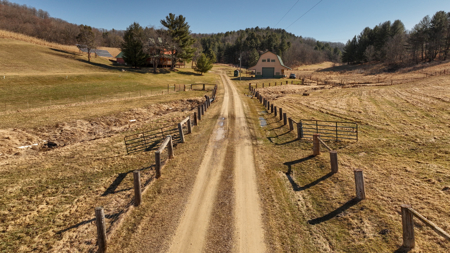 Legacy Farm & Country Estate in Hillsboro, WI | Trophy Hunting - image 5