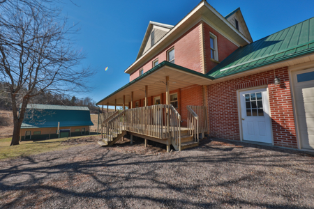 Legacy Farm & Country Estate in Hillsboro, WI | Trophy Hunting - image 10
