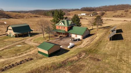 Legacy Farm & Country Estate in Hillsboro, WI | Trophy Hunting - image 8