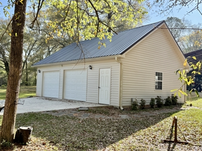 Secluded Country Home on 9.9ac Located N of Hartford Alabama - image 22