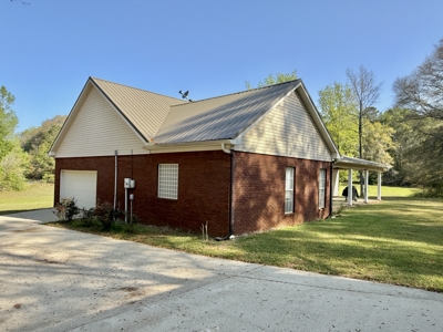 Secluded Country Home on 9.9ac Located N of Hartford Alabama - image 24