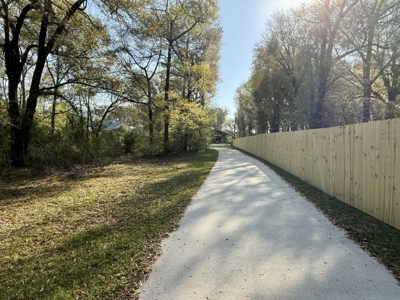 Secluded Country Home on 9.9ac Located N of Hartford Alabama - image 13