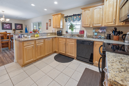 1 Acre. 3 Bedrooms, Paved Road - image 21