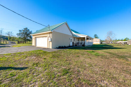 1 Acre. 3 Bedrooms, Paved Road - image 6
