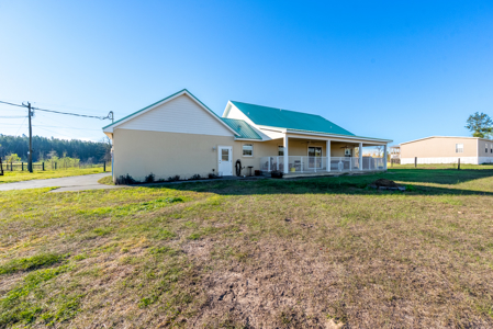 1 Acre. 3 Bedrooms, Paved Road - image 7