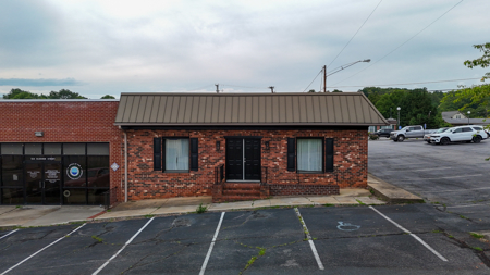 Commercial Office located in the Town of Stuart, VA - image 1