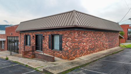 Commercial Office located in the Town of Stuart, VA - image 3