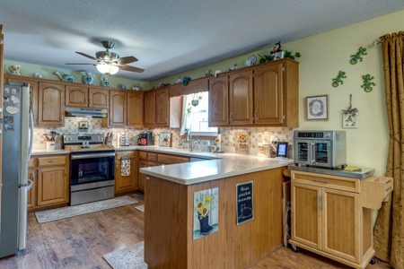 Country Home for Sale in Lawrence County, Tennessee - image 10