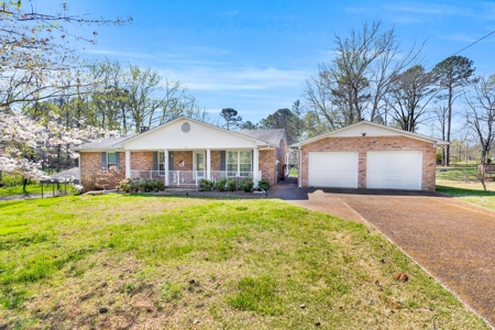 Country Home for Sale in Lawrence County, Tennessee - image 1