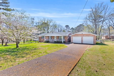 Country Home for Sale in Lawrence County, Tennessee - image 2