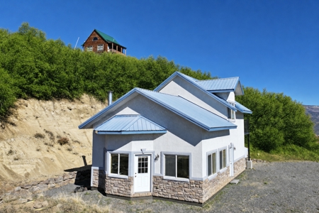Lakefront Mountain Property For Sale - image 2