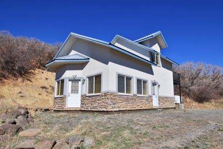 Lakefront Mountain Property For Sale - image 21