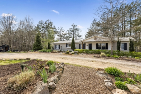 Country Home for Sale in Lewis County, Tennessee - image 3