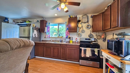 Organic Hawaiʻi mini farm with lush food forest and cozy 1BR home - image 15