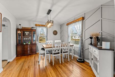 Charming Cape Cod in Reedsburg WI - image 7