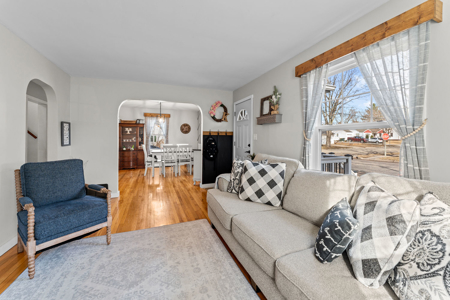 Charming Cape Cod in Reedsburg WI - image 6