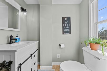 Charming Cape Cod in Reedsburg WI - image 25