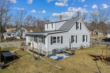 Charming Cape Cod in Reedsburg WI - image 37