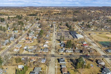 Charming Cape Cod in Reedsburg WI - image 44