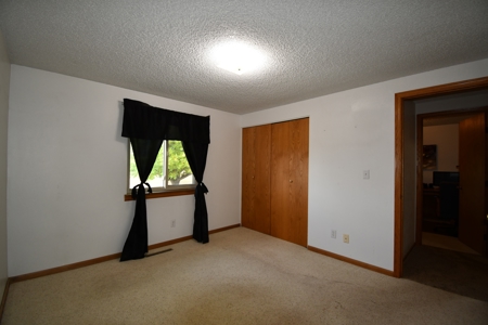 4 Bedrooms 2 Bath 2016 sq Ft Home in Glendive For Sale - image 10