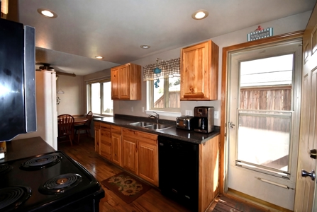 4 Bedrooms 2 Bath 2016 sq Ft Home in Glendive For Sale - image 8