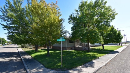 4 Bedrooms 2 Bath 2016 sq Ft Home in Glendive For Sale - image 17