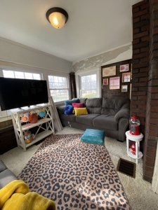 Spacious 3 Bed 2 Bath with Tons of Character! - image 12