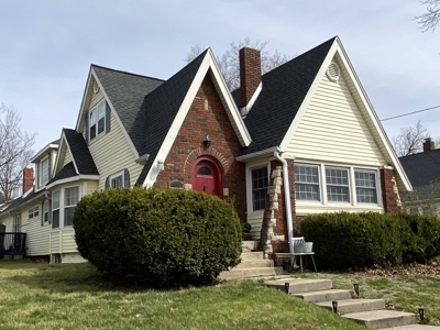 Spacious 3 Bed 2 Bath with Tons of Character! - image 1