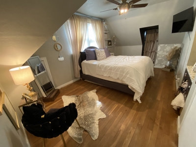 Spacious 3 Bed 2 Bath with Tons of Character! - image 19