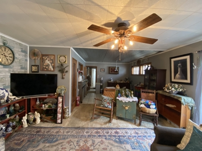 Spacious 3 Bed 2 Bath with Tons of Character! - image 36