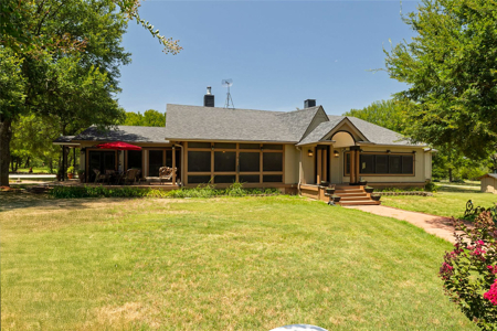 74-Acre Ranch w/ Lakes & Luxury Home in Bowie TX - image 35