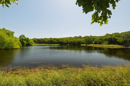 74-Acre Ranch w/ Lakes & Luxury Home in Bowie TX - image 31