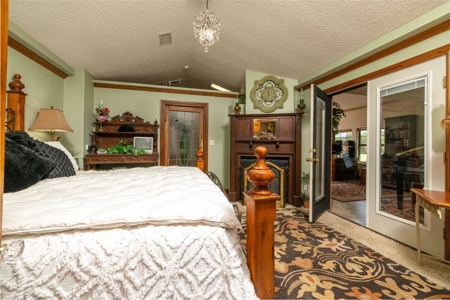74-Acre Ranch w/ Lakes & Luxury Home in Bowie TX - image 8
