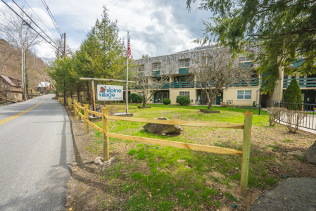 Condo for sale in Gatlinburg Tennessee!  Mountain Vacation Rental - image 17
