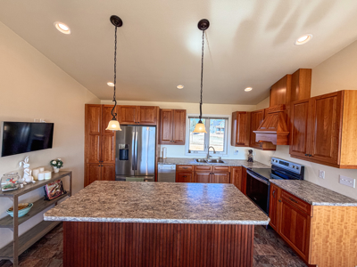 Exceptional Home On Fort Peck Lake With Private Dock - image 27