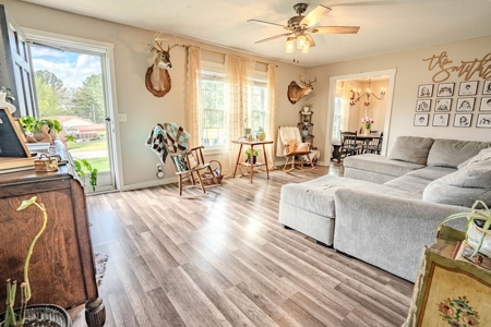 Remodeled 3bd/1bath brick home with shop, excellent neighborhood - image 20