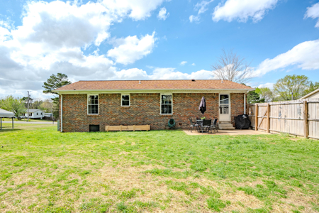 Remodeled 3bd/1bath brick home with shop, excellent neighborhood - image 5