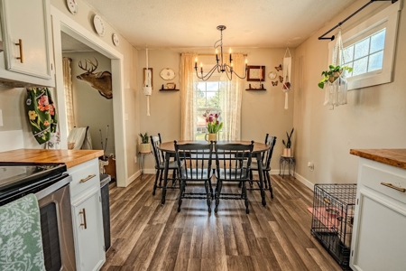 Remodeled 3bd/1bath brick home with shop, excellent neighborhood - image 17