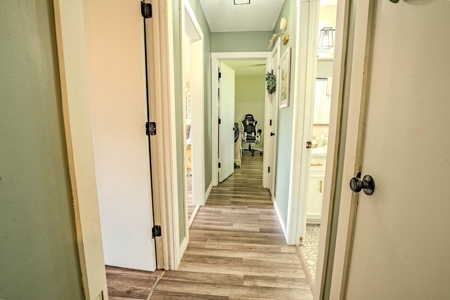 Remodeled 3bd/1bath brick home with shop, excellent neighborhood - image 30