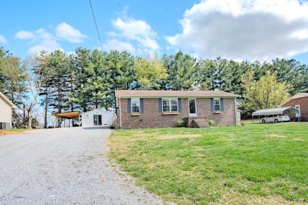 Remodeled 3bd/1bath brick home with shop, excellent neighborhood - image 9