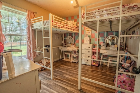 Remodeled 3bd/1bath brick home with shop, excellent neighborhood - image 26
