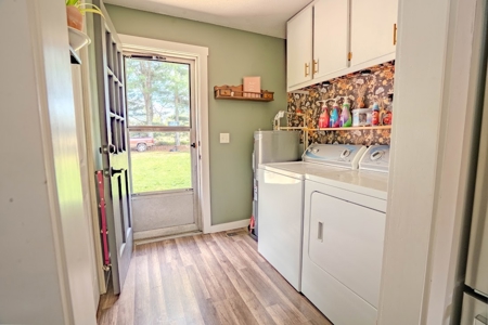 Remodeled 3bd/1bath brick home with shop, excellent neighborhood - image 27