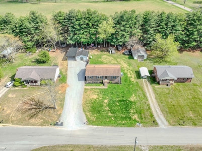 Remodeled 3bd/1bath brick home with shop, excellent neighborhood - image 39