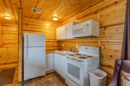 Eastern Oregon Steens Mountain Wilderness Resort - image 9