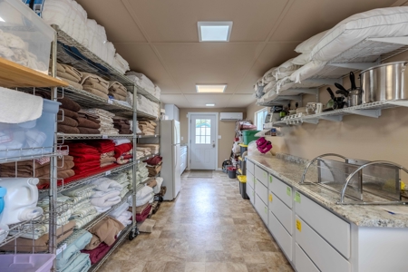 Eastern Oregon Steens Mountain Wilderness Resort - image 12