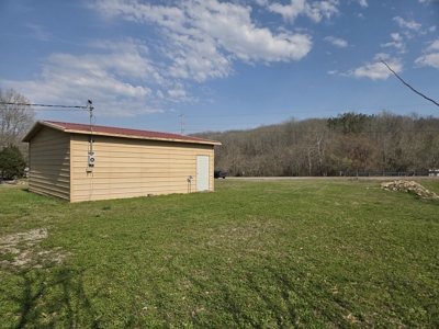 Waynesboro TN 1.29 Acre Garage Office Workshop Homesite For Sale - image 10