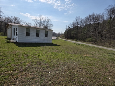 Waynesboro TN 1.29 Acre Garage Office Workshop Homesite For Sale - image 5